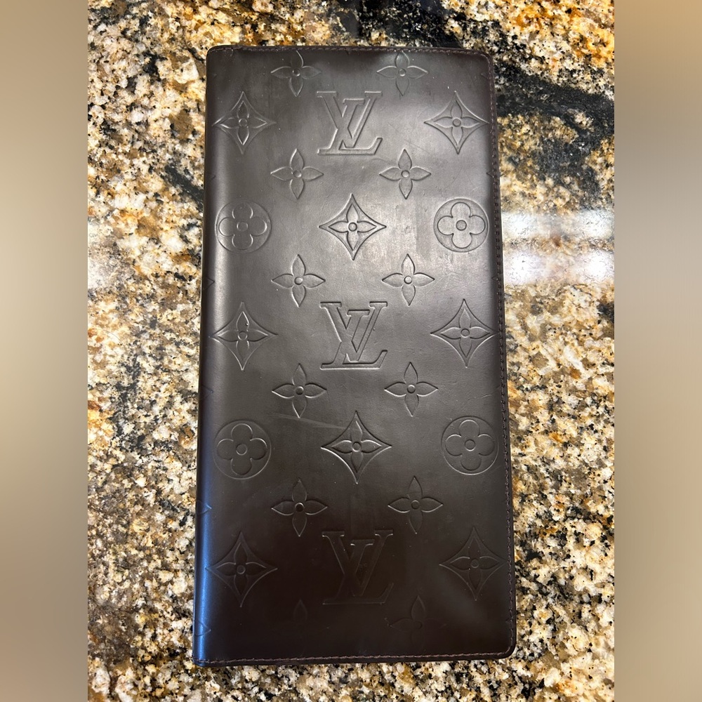 LV Vernis Bifold Matter